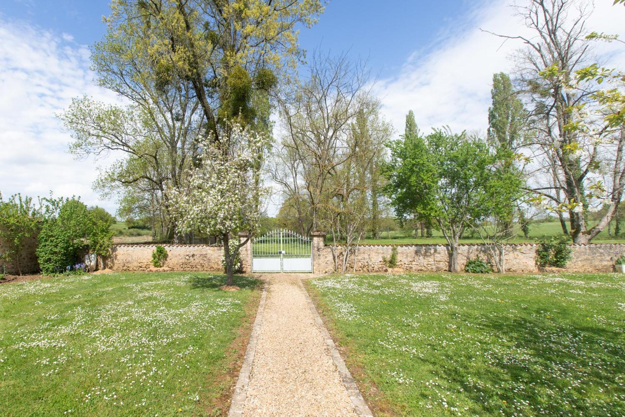 Le Clos Du Gue Pressac Екстериор снимка